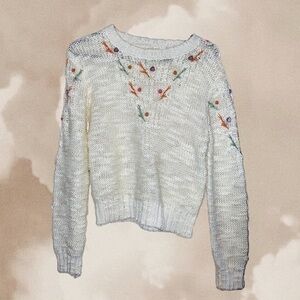 BEAUTIFUL CREAM KNIT SWEATER WITH FLORAL STITCHING